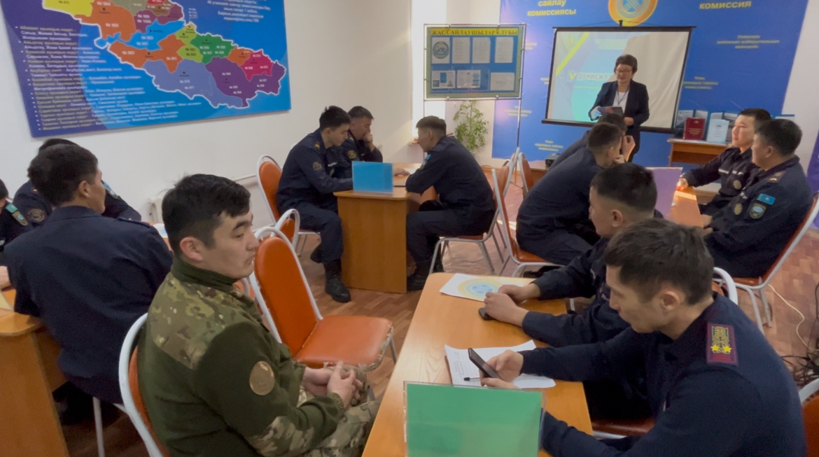 Уланская районная территориальная избирательная комиссия организовала интеллектуалную игру “SAYLAU QUIZ” среди сотрудников отдела по чрезвычайным ситуациям Уланского района. 